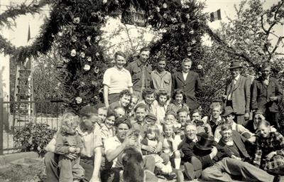 tonk louis thuiskomst in de bloemstraat mei 1950 coll. l.tonk (Custom)